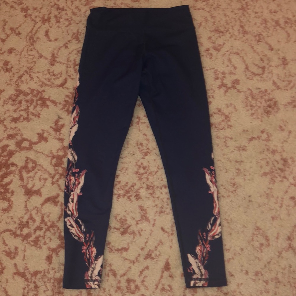Vie active athletic floral leggings